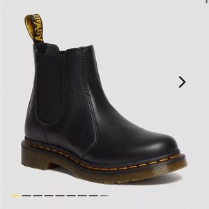 Dr Martens 2976 WOMEN'S LEATHER CHELSEA BOOTS Size 9